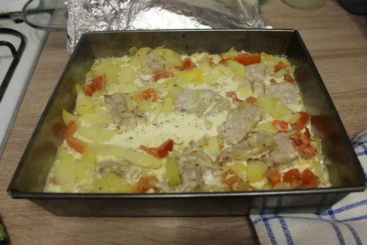 Свинина, запеченная с картофелем и сыром: шаг 8