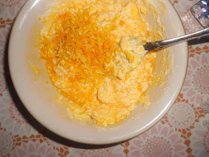 Кекс с шоколадными конфетами: шаг 3