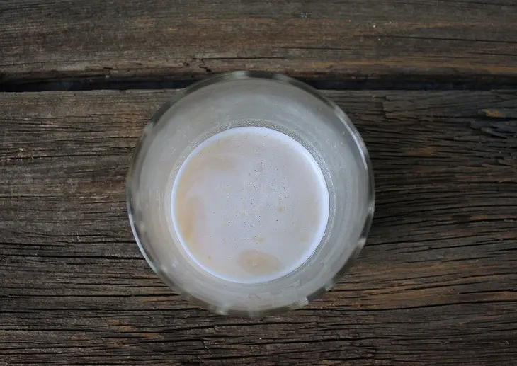 Постные манные дрожжевые блины с черничной кулагой.: шаг 2