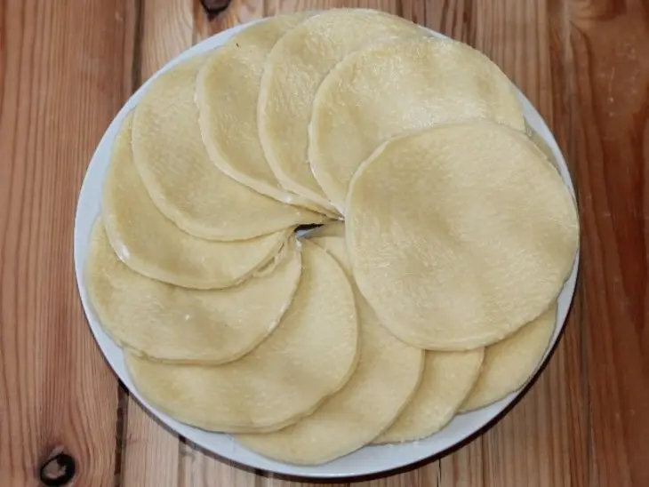Булочки с мармеладом и яблоками: шаг 9