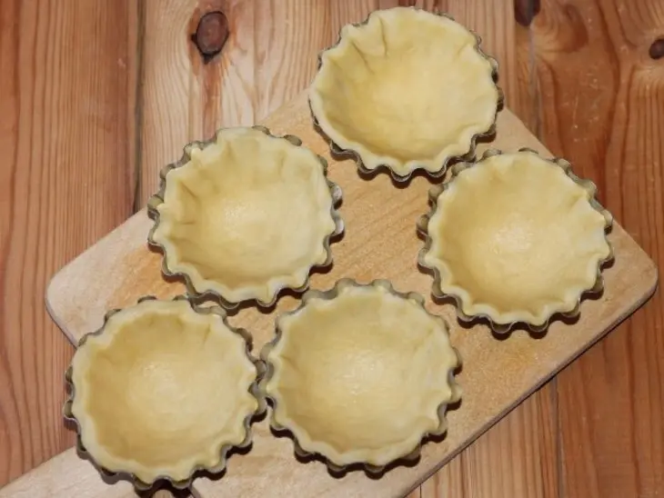 Булочки с мармеладом и яблоками: шаг 10