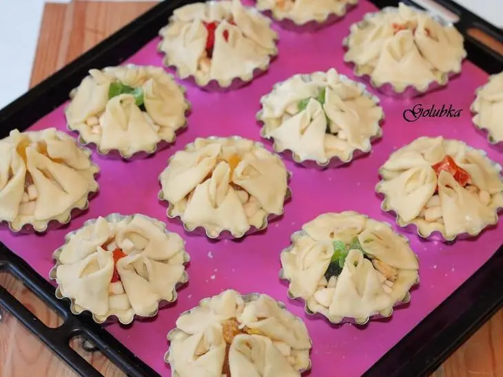Булочки с мармеладом и яблоками: шаг 15
