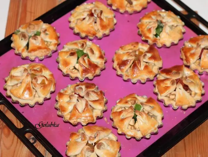 Булочки с мармеладом и яблоками: шаг 16
