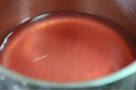 Манная каша на яблочном отваре и малиновом варенье: шаг 2