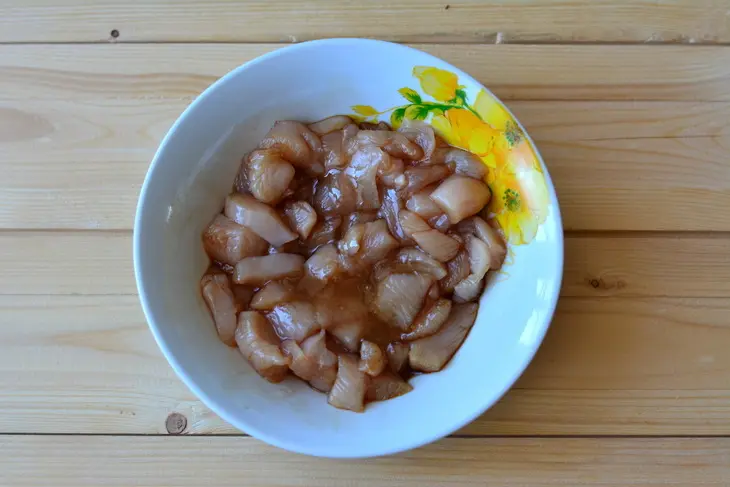 Теплый салат с куриным филе и грушей: шаг 3
