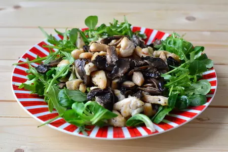 Салат с курицей и рукколой: шаг 8