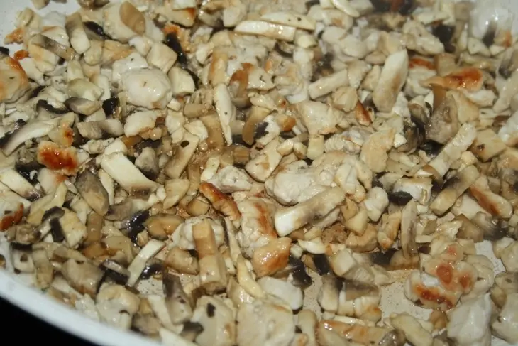 Жюльен с курицей и грибами от оскара кучеры: шаг 3