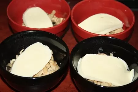 Жюльен с курицей и грибами от оскара кучеры: шаг 5