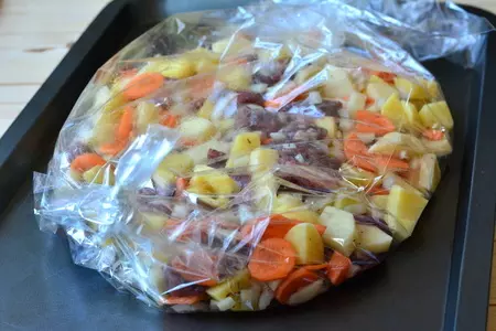Жаркое из телятины в рукаве от оскара кучеры: шаг 10