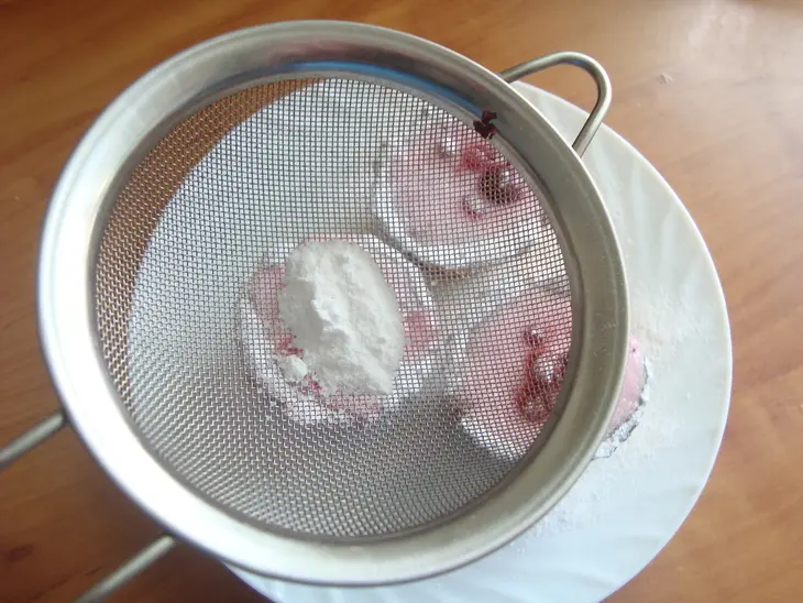 Корзиночки песочные со смородиной и вишней: шаг 9