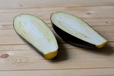 Горячая закуска из баклажанов: шаг 3