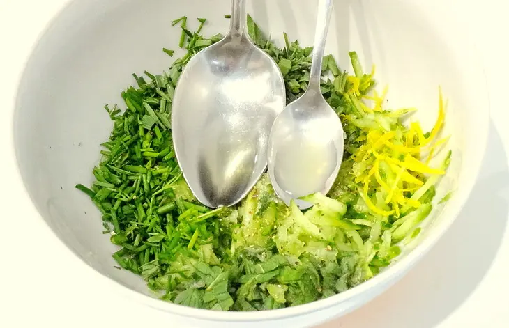Кускус с жареными овощами и огуречно-мятным соусом: шаг 3