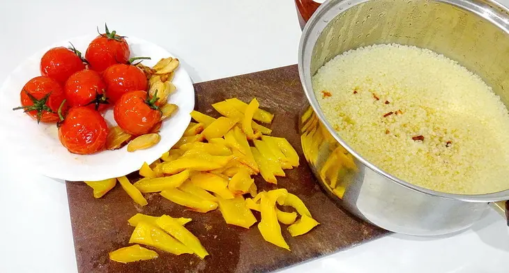 Кускус с жареными овощами и огуречно-мятным соусом: шаг 7