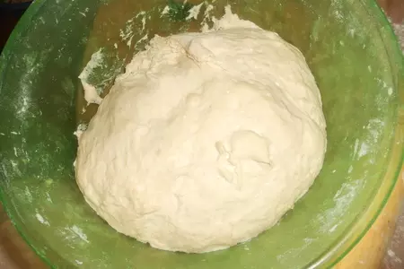 Пирожки со снытью и яйцом: шаг 2