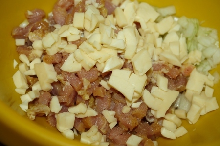 Треугольники со свининой-карри и сыром сулугуни: шаг 2