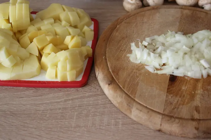 Грибной суп с сыром от оскара кучеры: шаг 2