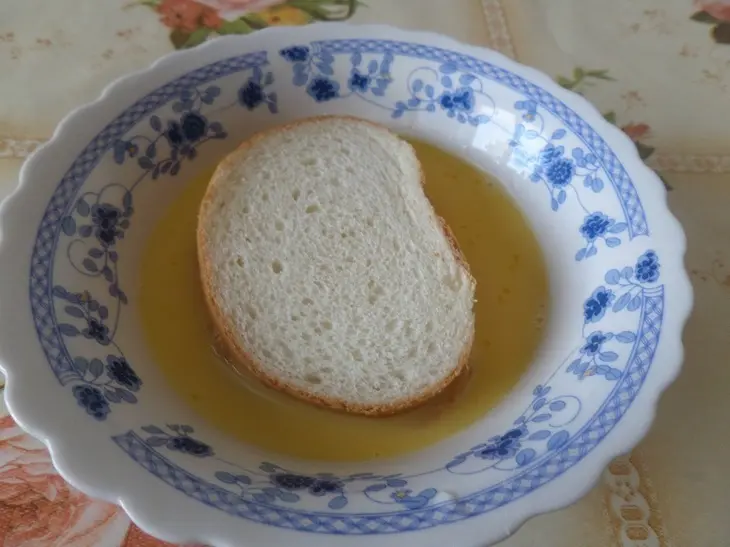 Гренки с сыром и зеленью: шаг 2