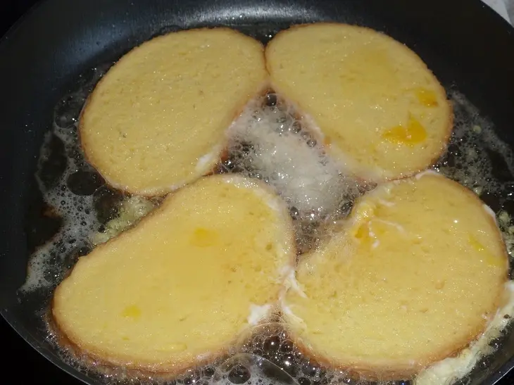 Гренки с сыром и зеленью: шаг 3