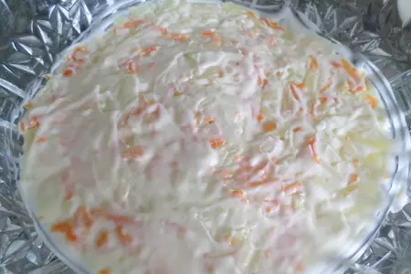 Салат с шампиньонами, курицей и черносливом: шаг 5