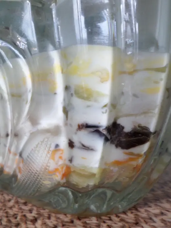 Салат с шампиньонами, курицей и черносливом: шаг 7