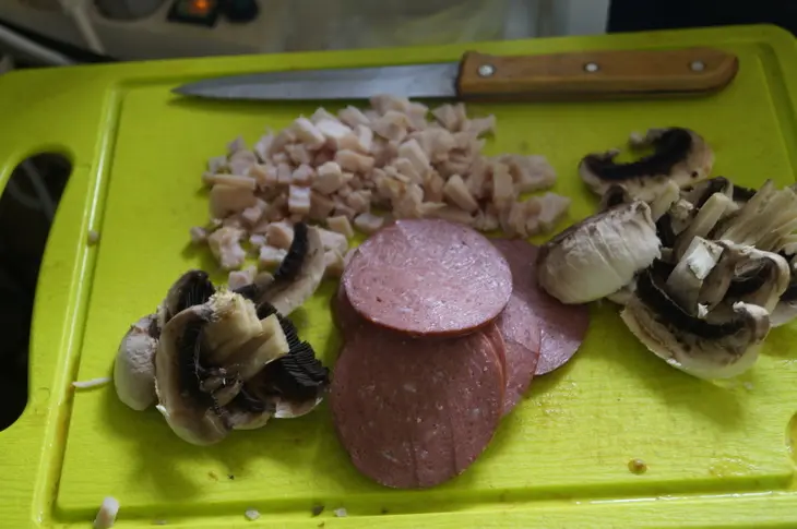 Пицца с маринованными овощами: шаг 3