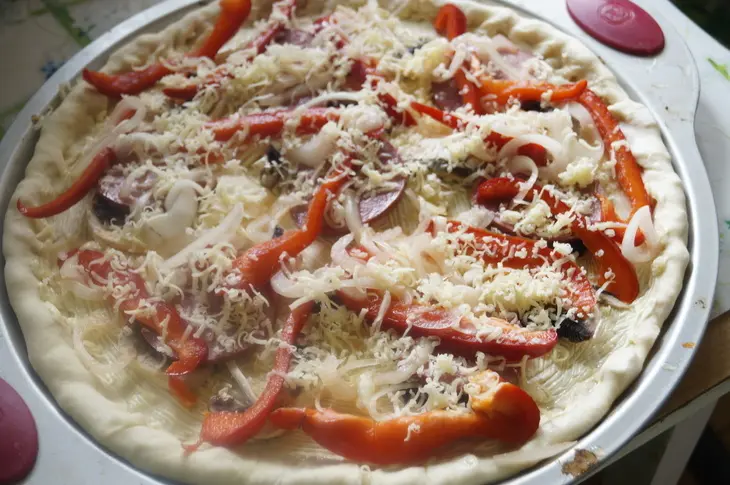 Пицца с маринованными овощами: шаг 8