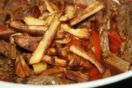 Ломо сальтадо (lomo saltado): шаг 13