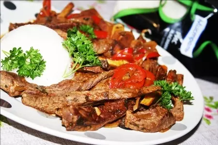 Ломо сальтадо (lomo saltado): шаг 14