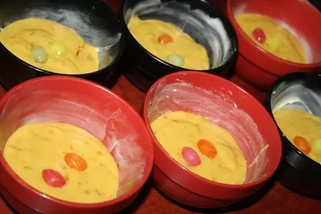 Шафрановые кексы с ананасом: шаг 7