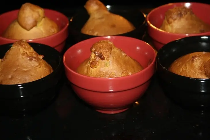 Шафрановые кексы с ананасом: шаг 9