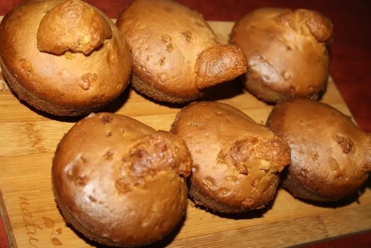 Шафрановые кексы с ананасом: шаг 10