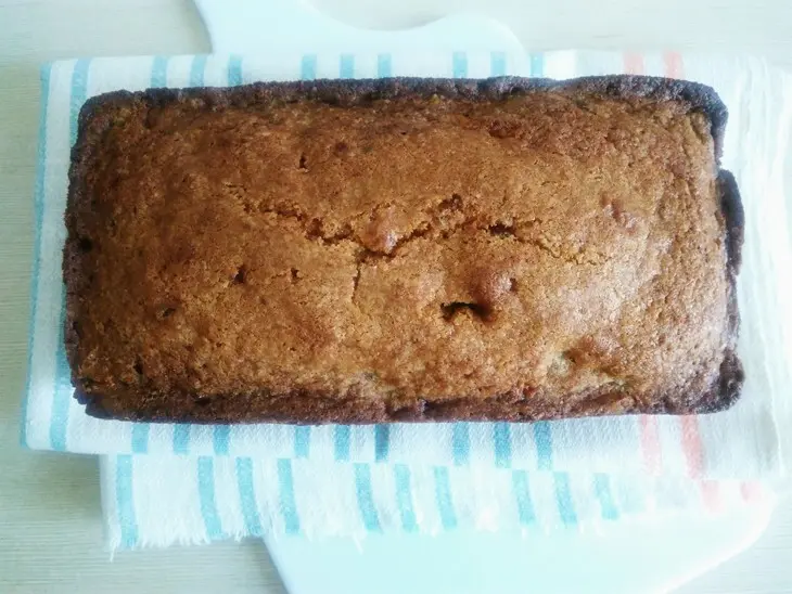 Кекс с черносливом и финиками: шаг 8