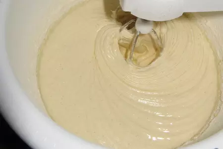 Простая шарлотка в мультиварке: шаг 4