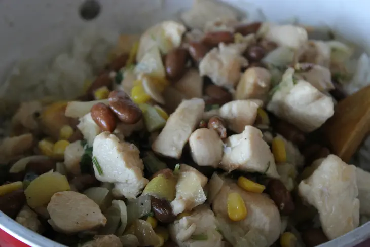 Лимонный рис с курицей, кинзой и фасолью: шаг 8