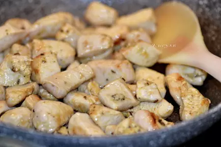 Курица по-кубински с чёрной фасолью, киноа и пряным манго: шаг 4