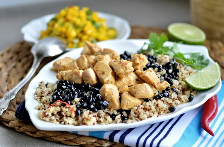 Курица по-кубински с чёрной фасолью, киноа и пряным манго: шаг 11
