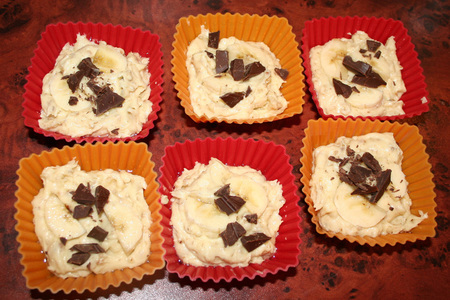 Ореховые кексы с бананом и шоколадом: шаг 13