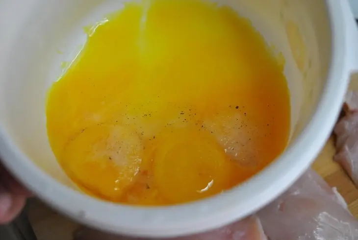 Курица в панировке из соленых кренделей с диким рисом: шаг 4