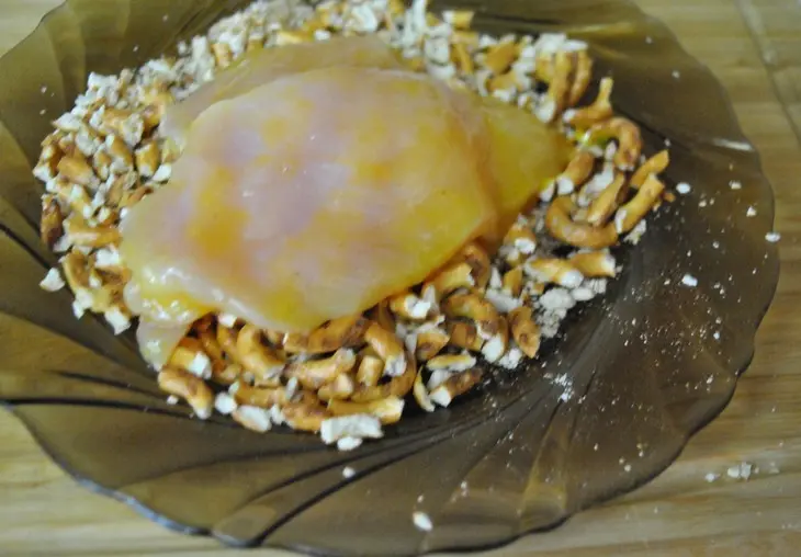 Курица в панировке из соленых кренделей с диким рисом: шаг 5