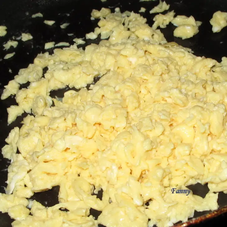 Яйца, жареные с помидорами (фанкве чао дань): шаг 3
