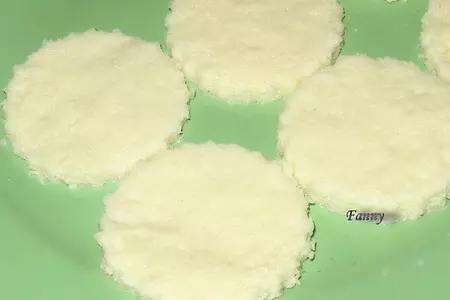 Пирожки из манной каши с начинкой из сыра - griesskuchlein mit kase gefult: шаг 5