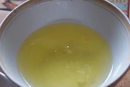Яичница «подкидыш»: шаг 3