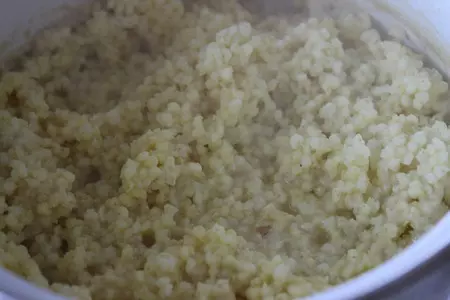 Голубцы из молодой капусты с мясом и пшеном: шаг 1