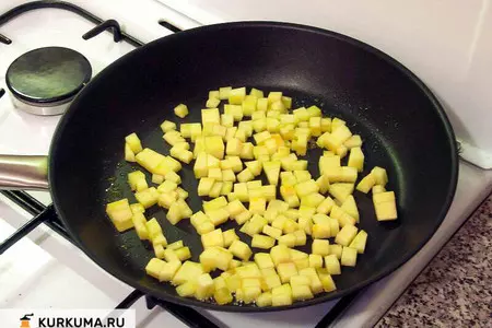 Гречка с кабачками и адыгейским сыром: шаг 1