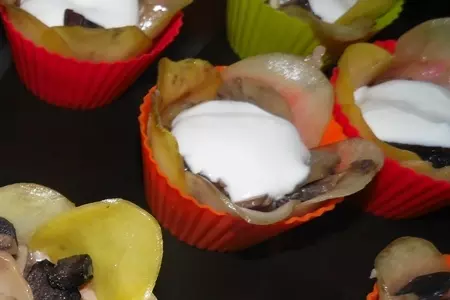 Картофельные корзиночки с мясом и грибами: шаг 6