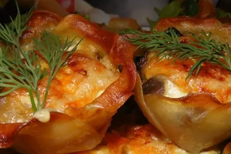 Картофельные корзиночки с мясом и грибами: шаг 8