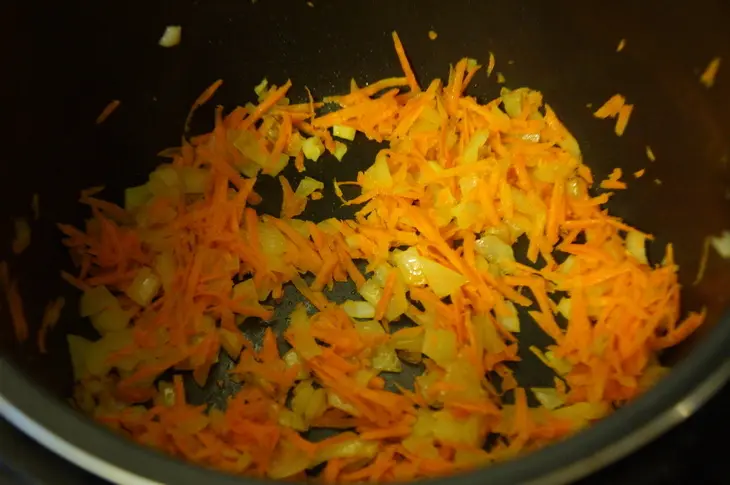 Плов из булгура с фаршем и курагой (в мультиварке): шаг 1