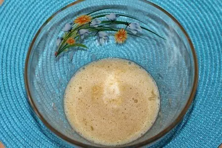 Пирожки на простокваше с крабовыми палочками: шаг 2