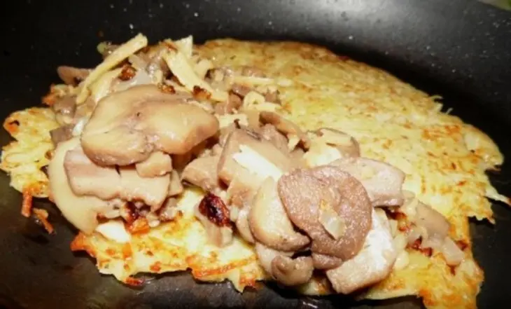Драники с начинкой: шаг 8