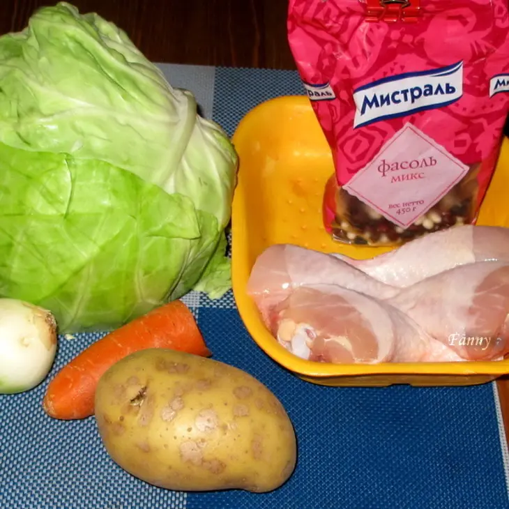 Щи с фасолью и курицей: шаг 1